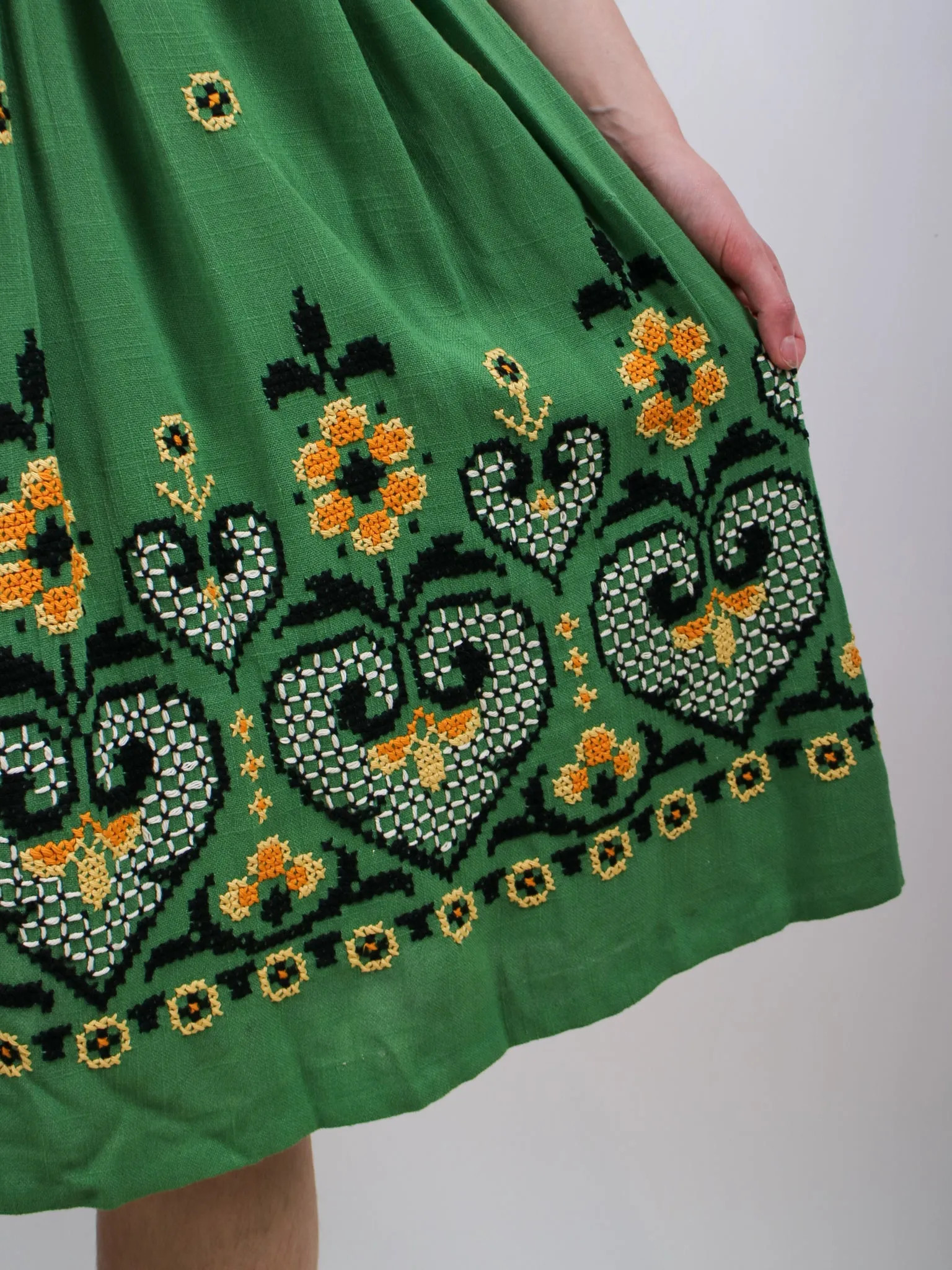 1950s Green and Yellow Floral Embroidered Fit and Flare Skirt