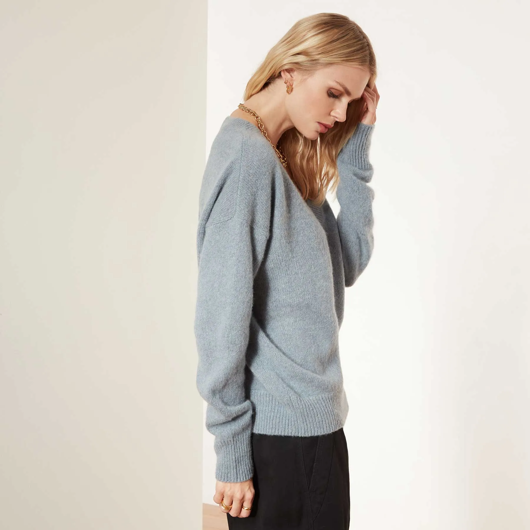 Lightweight Cashmere V Neck Sweater - Dusty Sky