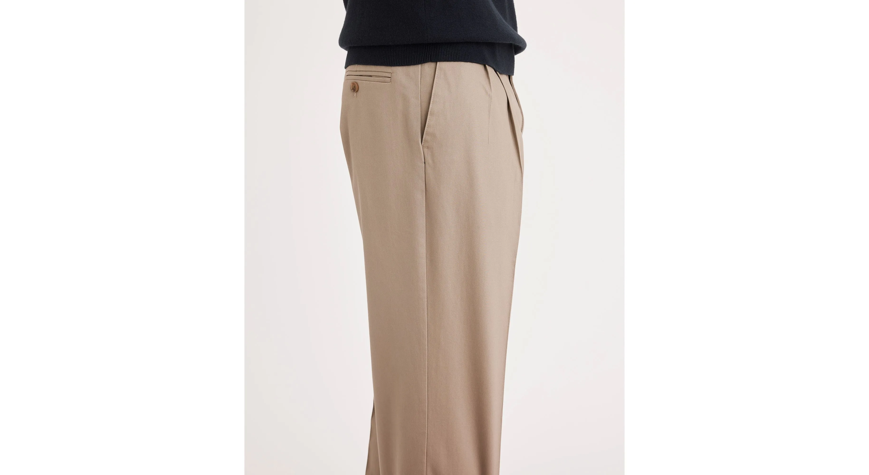 Signature Khakis, Pleated, Relaxed Fit